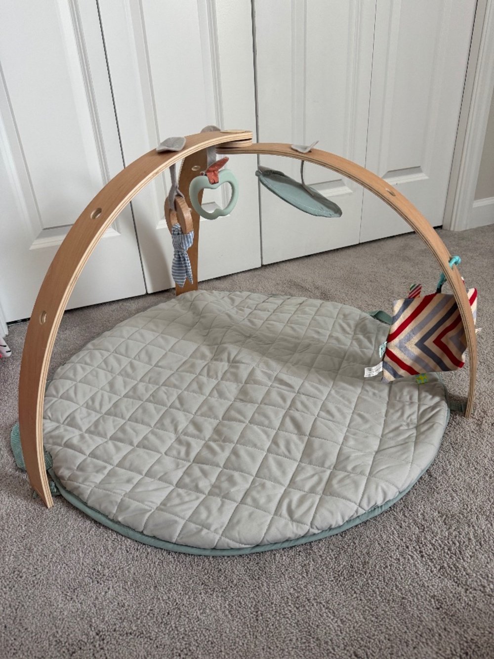 Ingenuity Cozy Spot Reversible Duvet Activity Gym & Play Mat with Wooden Toy bar